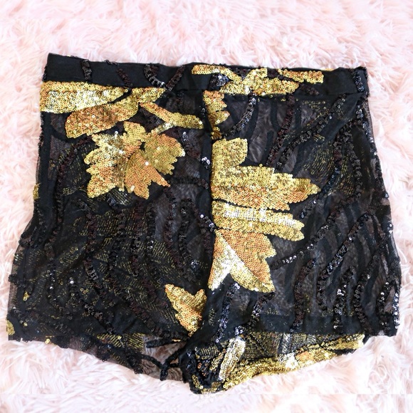 Sequin blazer and short set - Picture 5 of 6